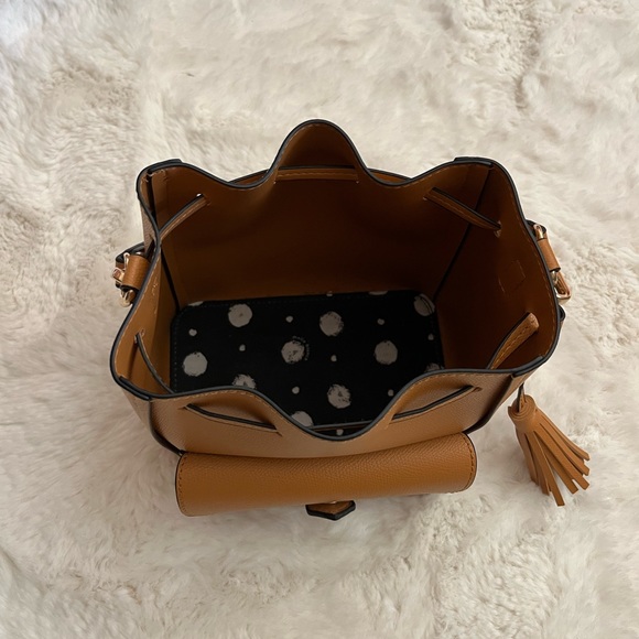 {{melie bianco}} Camel Bucket Bag - Picture 3 of 4